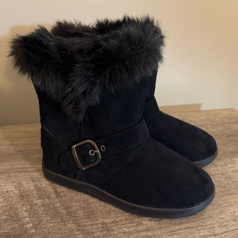Piper Black Faux Fur Faux Suede Boots Kids Size 2 Pull On Buckle Detail